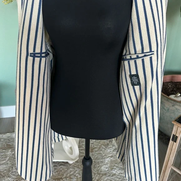 Eleventy Milano Navy and Cream Striped Blazer - Picture 4 of 9